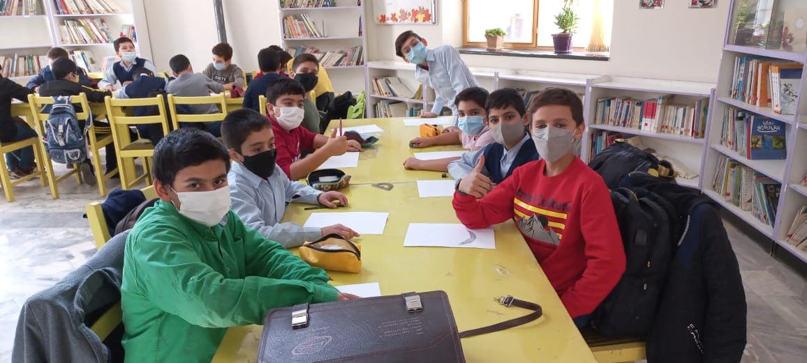 کتابخانه مدرسه مشکات 